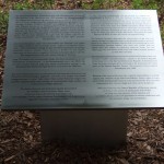Erläuterungstafel am Denkmal für die im Nationalsozialismus verfolgten Homosexuellen