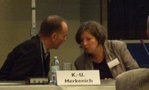 Senatorin Lompscher im Gespräch mit K.Merkenich (BAH)