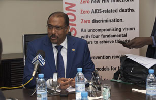 UNAIDS-Generaldirektor Michel Sidibé bei der Eröffnung der Konfernez "HIV, law and human rights" in Dakar am 7. Februar 2011 (Foto: UNAIDS)