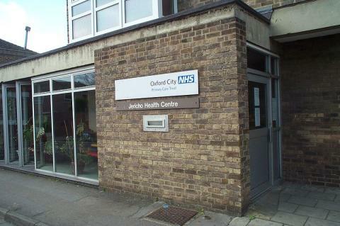 Ein 'primary care trust' in Großbritannien (hier: Jericho Health Center, Oxford; Foto: Kaishu Tai)